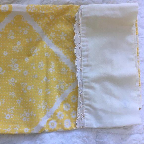 Wamsutta vintage 70s 2 pillowcases + fitted sheet set Q floral lace ultracale - Picture 1 of 3